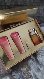 Michael Kors Wonderlust Fragrance Gift Set For Women - Image 2