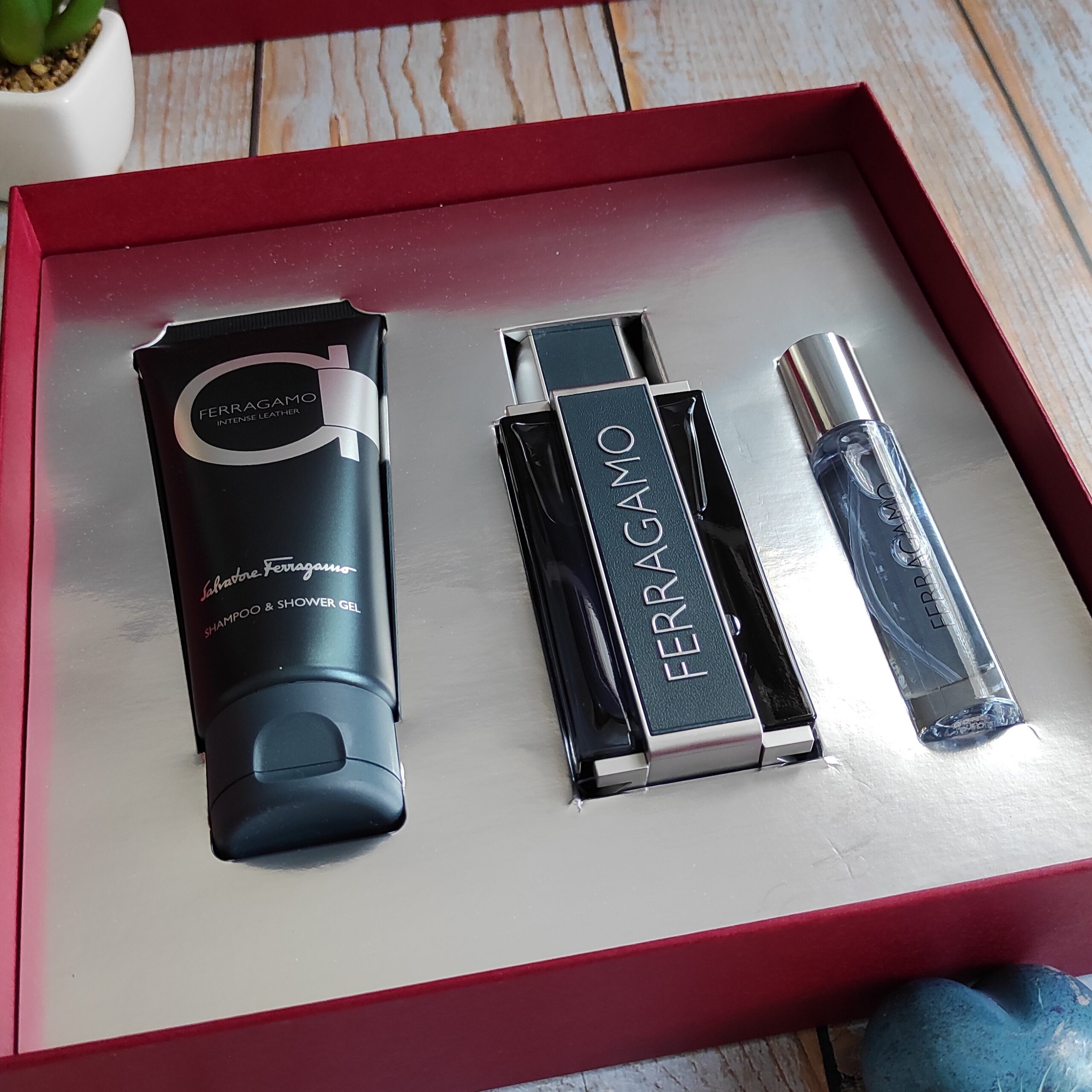 IMG_20251023_131334 Salvatore Ferragamo Intense Leather Fragrance Gift Set For Men - Image 1